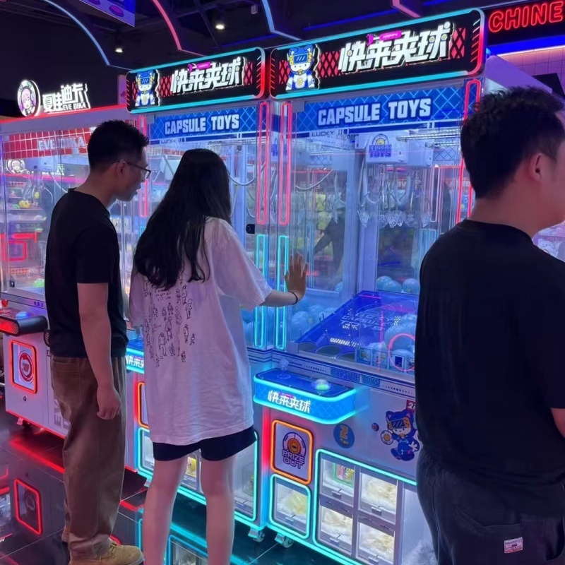 ตู้คีบตุ๊กตาหยอดเหรียญพร้อมตู้ - Prize Capsule Toy Machine บทวิจารณ์และราคา